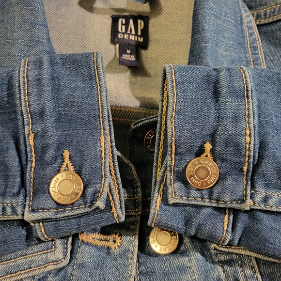 GAP Girl's Classic Jean Jacket. Size M8 - Picture 5 of 6